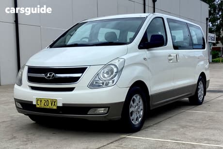 White 2011 Hyundai Imax Wagon