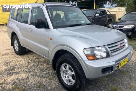 Silver 2002 Mitsubishi Pajero Wagon Glx Lwb (4X4)