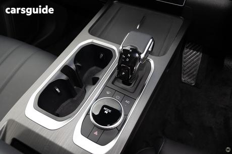 Black 2025 Jaecoo J7 Wagon Track