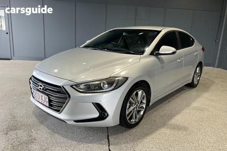 Silver 2017 Hyundai Elantra Sedan Elite 2.0 Mpi