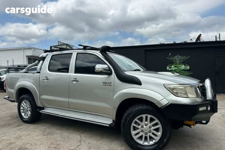 Silver 2012 Toyota Hilux Dual Cab Pick-up Sr5 (4X4)