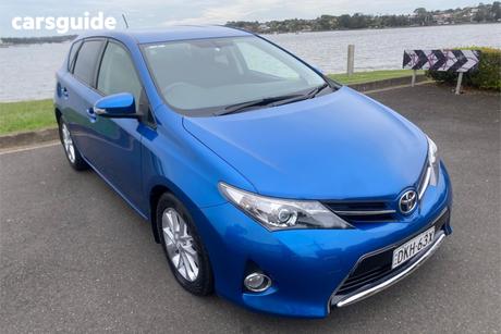Blue 2015 Toyota Corolla Hatchback Ascent Sport