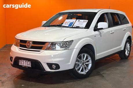 White 2013 Fiat Freemont Wagon Urban