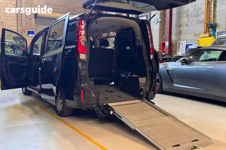 Purple 2015 Toyota Esquire Commercial