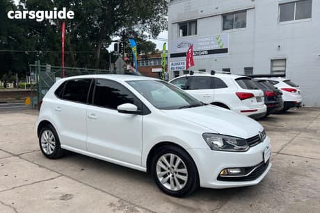 White 2016 Volkswagen Polo Hatchback 81 Tsi Comfortline