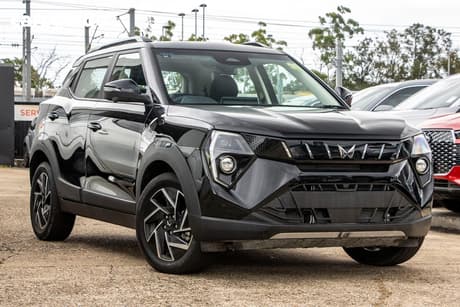 Black 2025 Mahindra Xuv 3Xo Wagon Ax7L