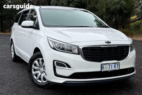 White 2019 Kia Carnival Wagon S