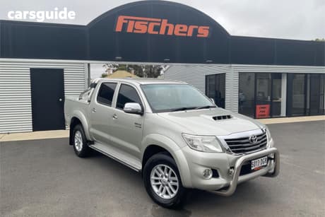 Silver 2013 Toyota Hilux Dual Cab Pick-up Sr5 (4X4)