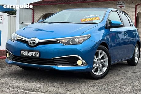 Blue 2016 Toyota Corolla Hatchback Ascent Sport