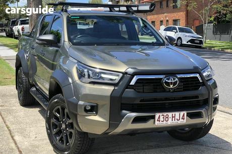 Bronze 2023 Toyota Hilux Double Cab Pick Up Rogue (4X4)
