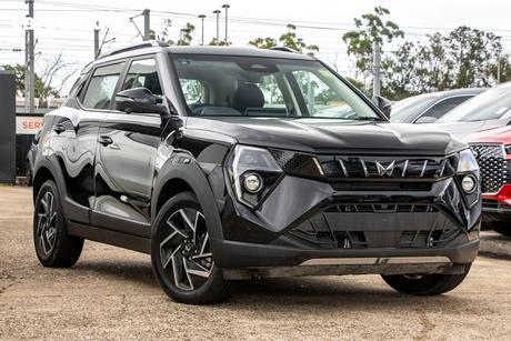 Black 2025 Mahindra Xuv 3Xo Wagon Ax5L