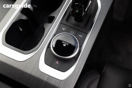 Black 2025 Jaecoo J7 Wagon Track