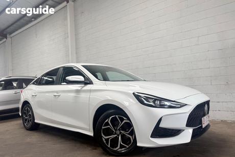 White 2023 MG MG5 Sedan Vibe