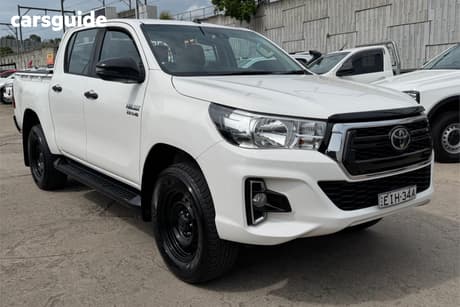 White 2020 Toyota Hilux Double Cab Pick Up Sr Hi-Rider