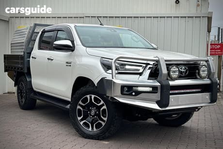 White 2021 Toyota Hilux Double Cab Chassis Sr5 (4X4)