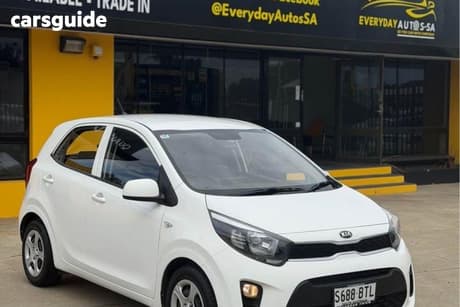 White 2017 Kia Picanto Hatchback S (Aeb)