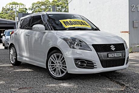 White 2014 Suzuki Swift Hatchback Sport