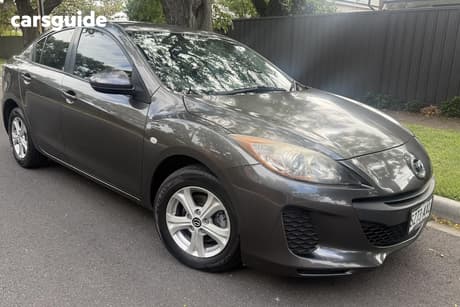 Grey 2013 Mazda 3 Sedan Maxx