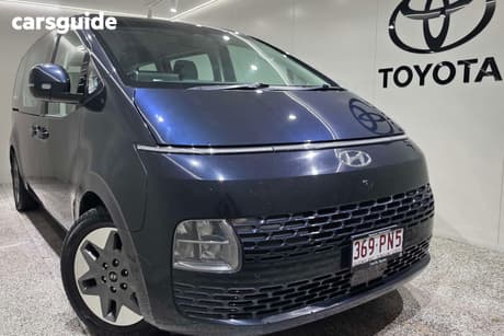 Blue 2022 Hyundai Staria Wagon