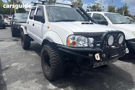 White 2011 Nissan Navara Dual Cab Pick-up St-R (4X4)