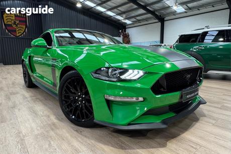 Green 2019 Ford Mustang Fastback Gt 5.0 V8