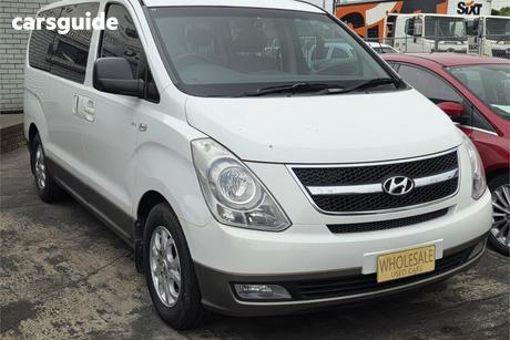 White 2012 Hyundai Imax Wagon
