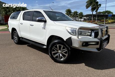 White 2018 Toyota Hilux Double Cab Pick Up Sr (4X4)