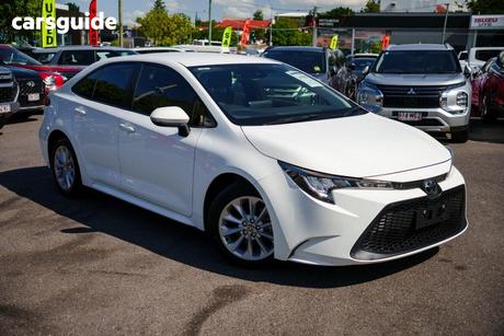 White 2020 Toyota Corolla Sedan Ascent Sport + Navigation