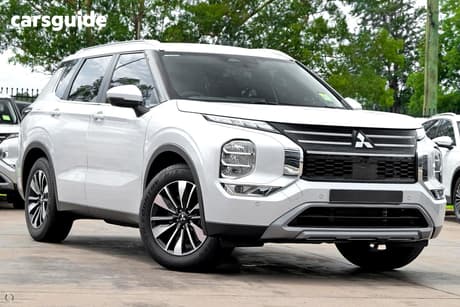 White 2025 Mitsubishi Outlander Wagon Ls 7 Seat (Awd)