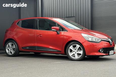 Red 2013 Renault Clio Hatchback Expression