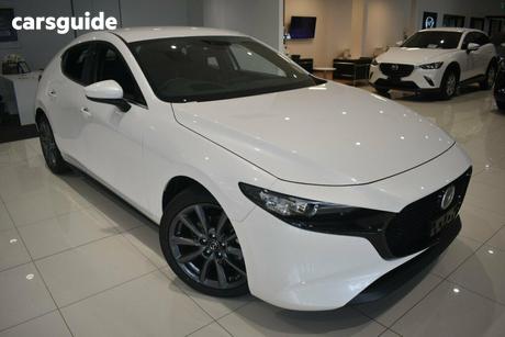 White 2025 Mazda Mazda3 Hatchback G20 Evolve