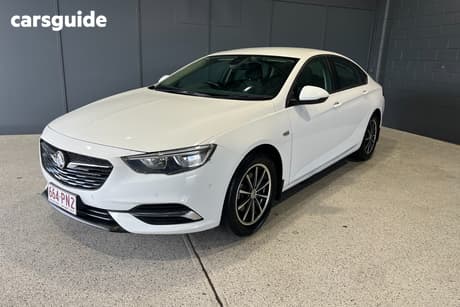 White 2017 Holden Commodore Liftback Lt