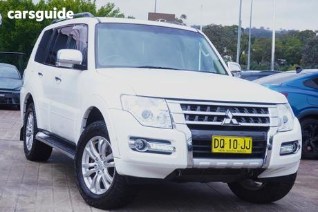 White 2017 Mitsubishi Pajero Wagon Glx Lwb (4X4)