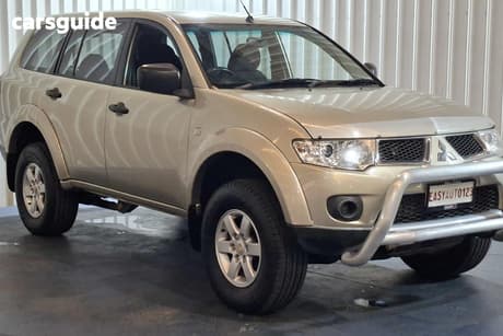 Gold 2011 Mitsubishi Challenger Wagon
