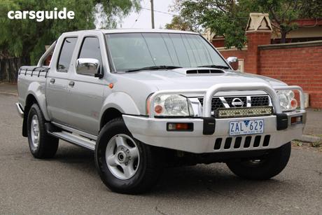 Silver 2011 Nissan Navara Dual Cab Pick-up St-R (4X4)