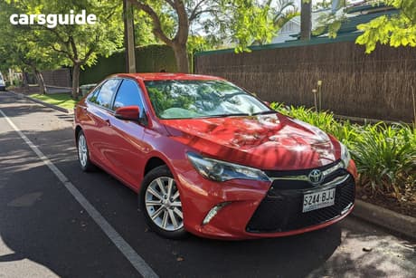Red 2016 Toyota Camry Sedan Atara S