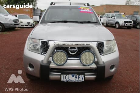 Silver 2014 Nissan Navara Dual Cab Pick-up St (4X4)