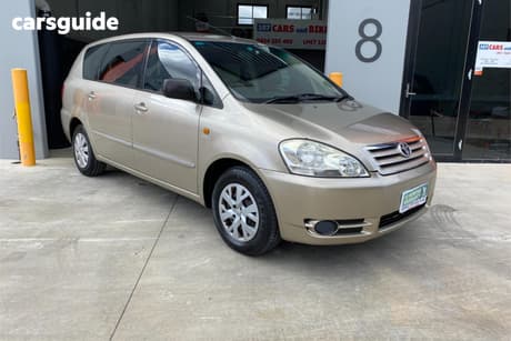 Gold 2003 Toyota Avensis Wagon Verso Glx