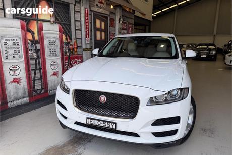 White 2016 Jaguar F-Pace Wagon 30D Prestige
