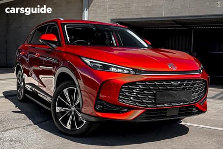 Red 2025 MG HS Wagon Essence