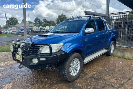 Blue 2014 Toyota Hilux Dual Cab Pick-up Sr5 (4X4)