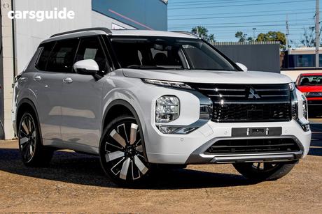 White 2025 Mitsubishi Outlander Wagon Exceed 5 Seat (Awd)