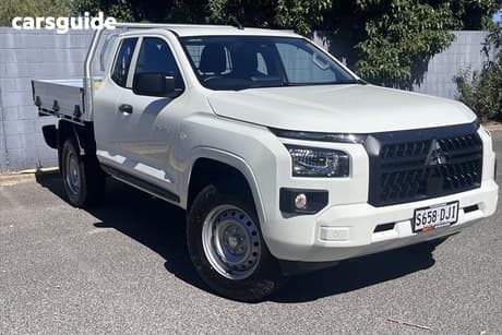 White 2025 Mitsubishi Triton Club Cab Chassis Glx (4X4)