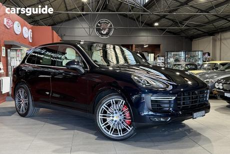Blue 2016 Porsche Cayenne Wagon Turbo