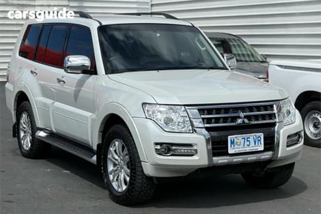 White 2017 Mitsubishi Pajero Wagon Glx Lwb (4X4)