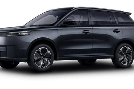 Black 2026 Jaecoo J5 SUV EV SUMMIT F