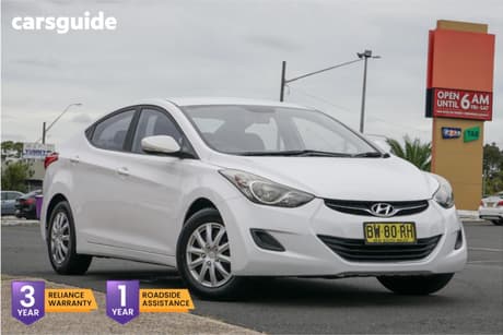 White 2013 Hyundai Elantra Sedan Active