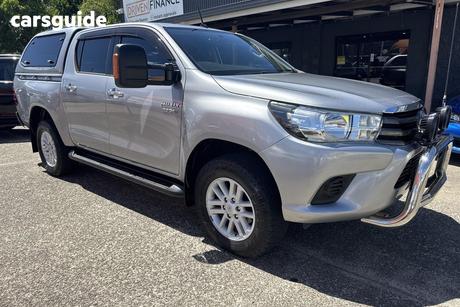Silver 2017 Toyota Hilux Dual Cab Utility Sr (4X4)