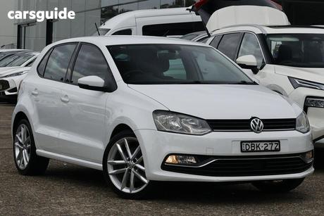 White 2015 Volkswagen Polo Hatchback 81 Tsi Comfortline
