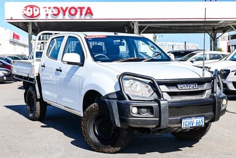 White 2017 Isuzu D-MAX Crew Cab Chassis Sx (4X4)